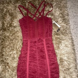 H&M SUPER HOTT MAROON MINI DRESS W/FUN STRAPS!